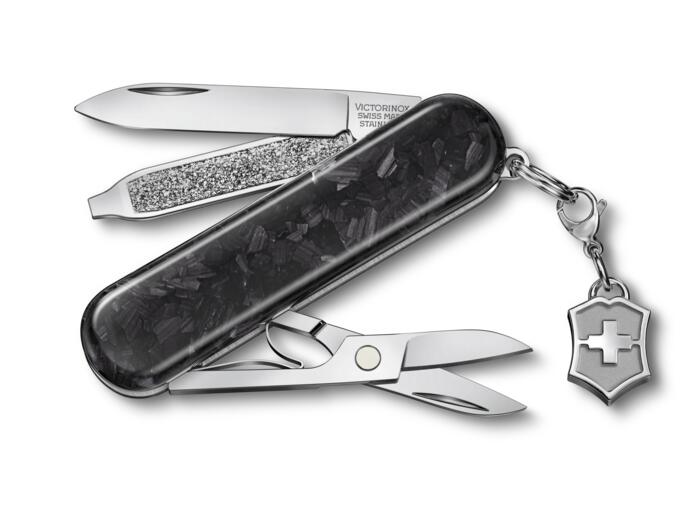 Victorinox Classic SD Brilliant Carbon — Carbone